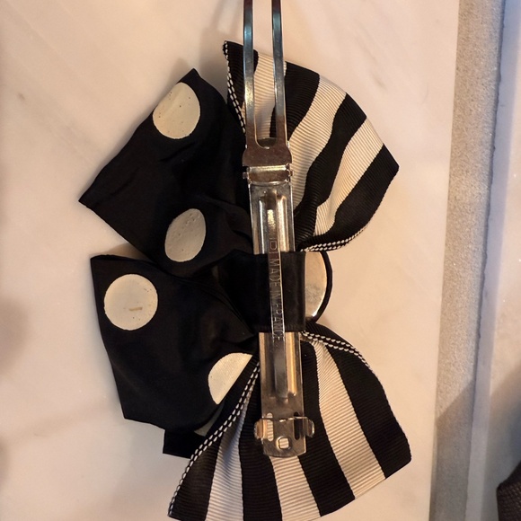 Black and White Stripe and Polka Dot Bow Hair Clip - Picture 3 of 4